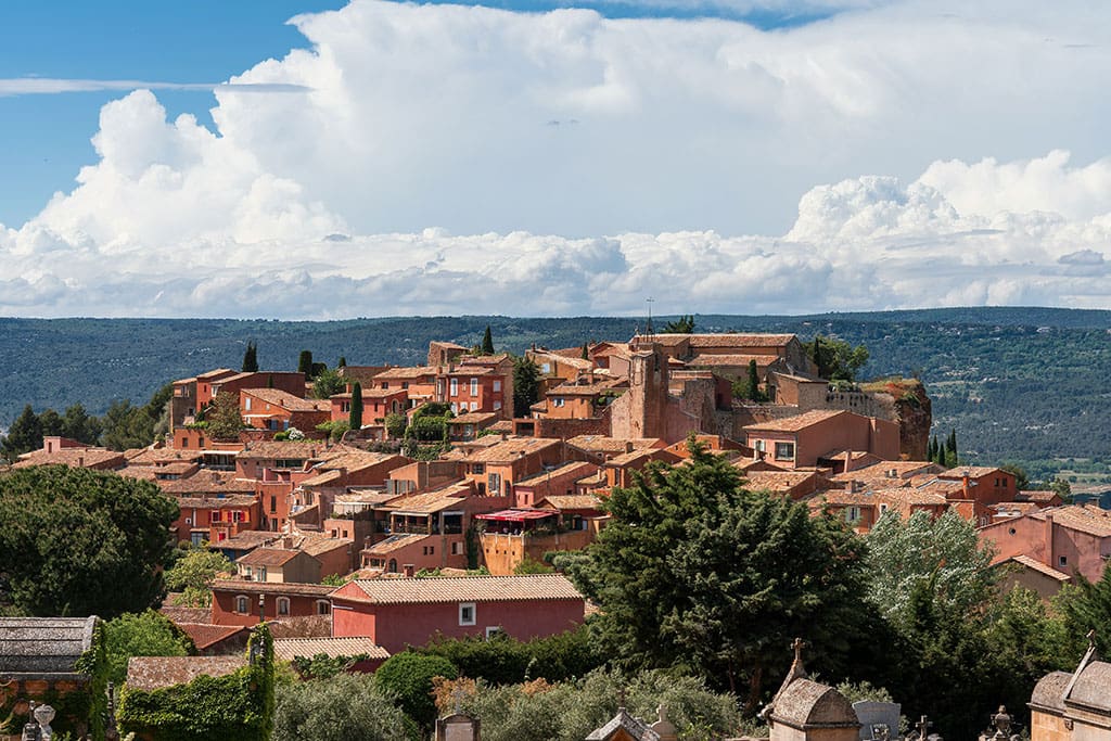 Photo of the village of Roussillon in the luberon, france