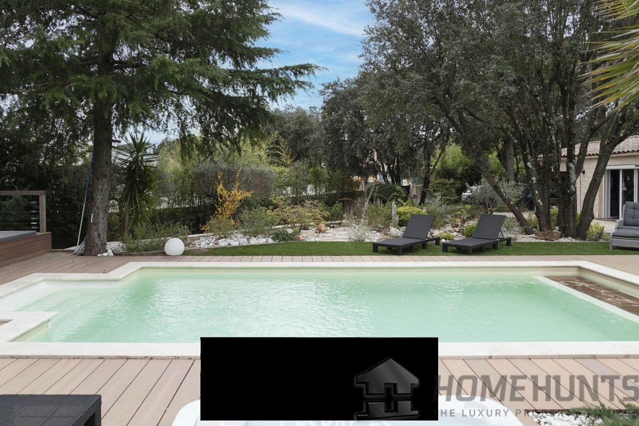 5 Bedroom Villa/House in Uzes 15