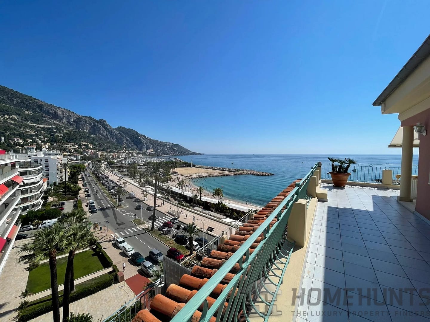 2 Bedroom Apartment in Menton 10