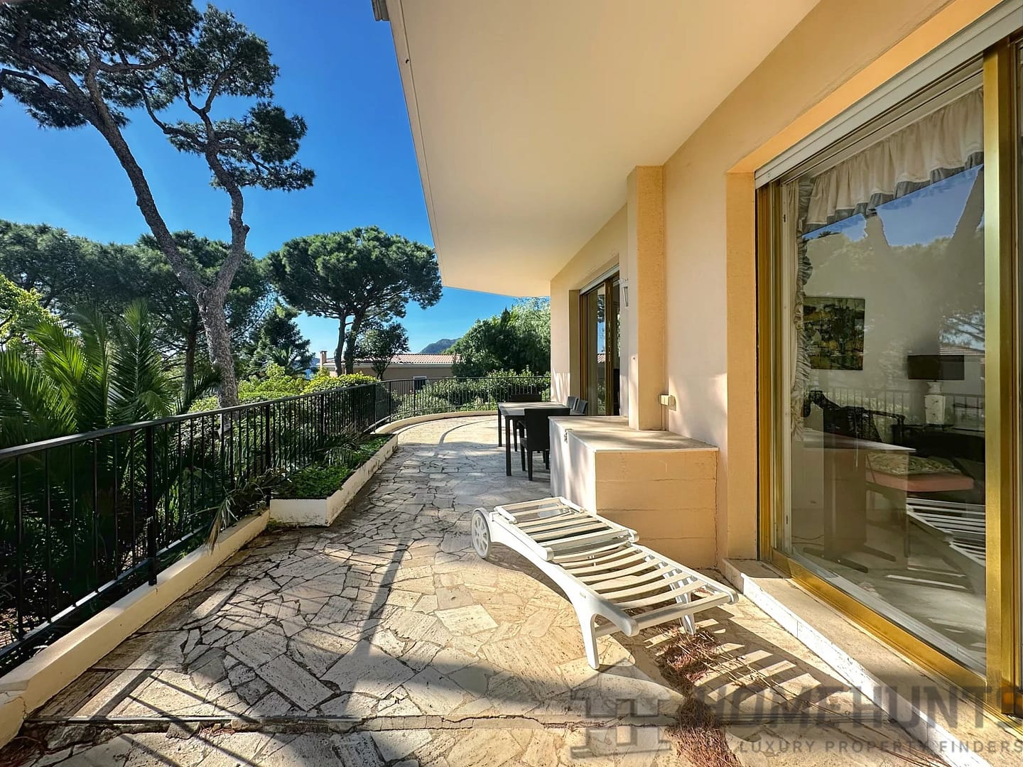3 Bedroom Apartment in Cap D Ail 8