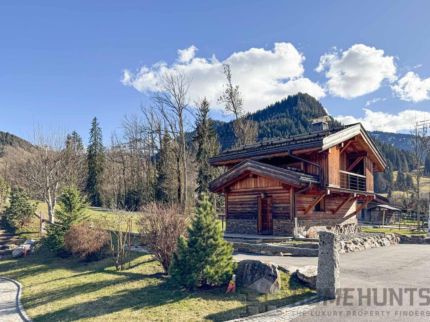 4 Bedroom Chalet in Megeve 9