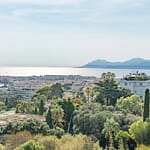 2 Bedroom Apartment in Cannes 4