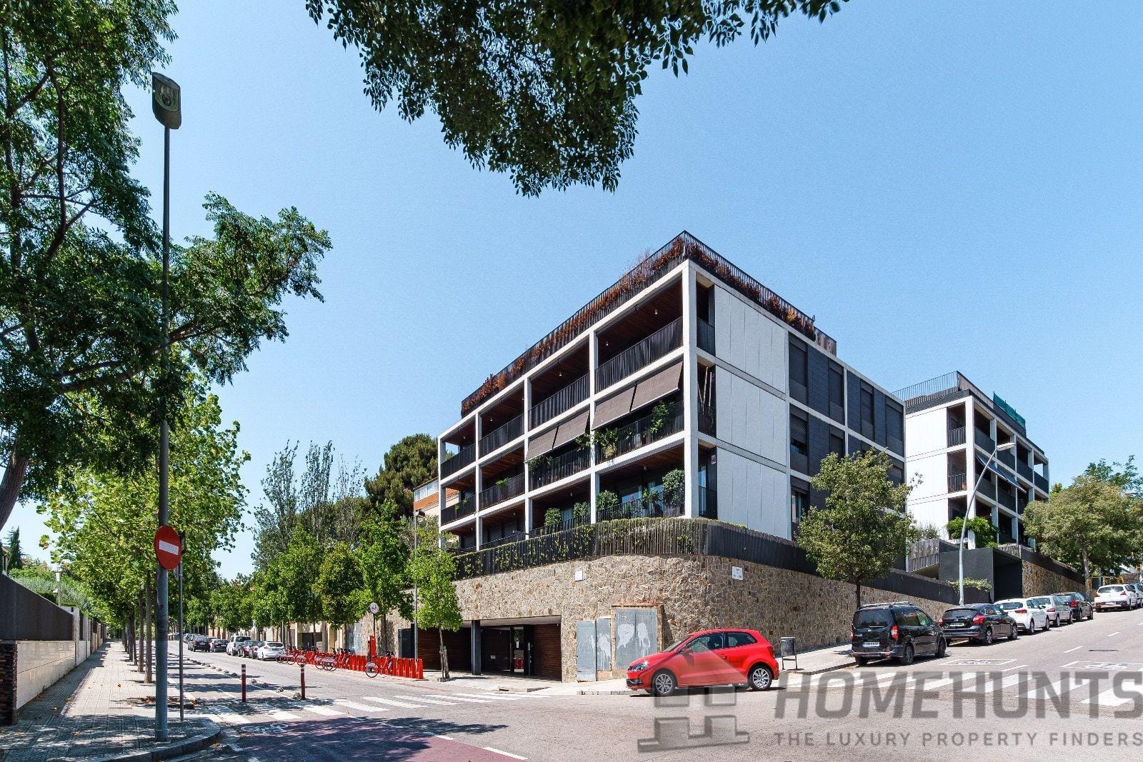 4 Bedroom Apartment in Barcelona 11
