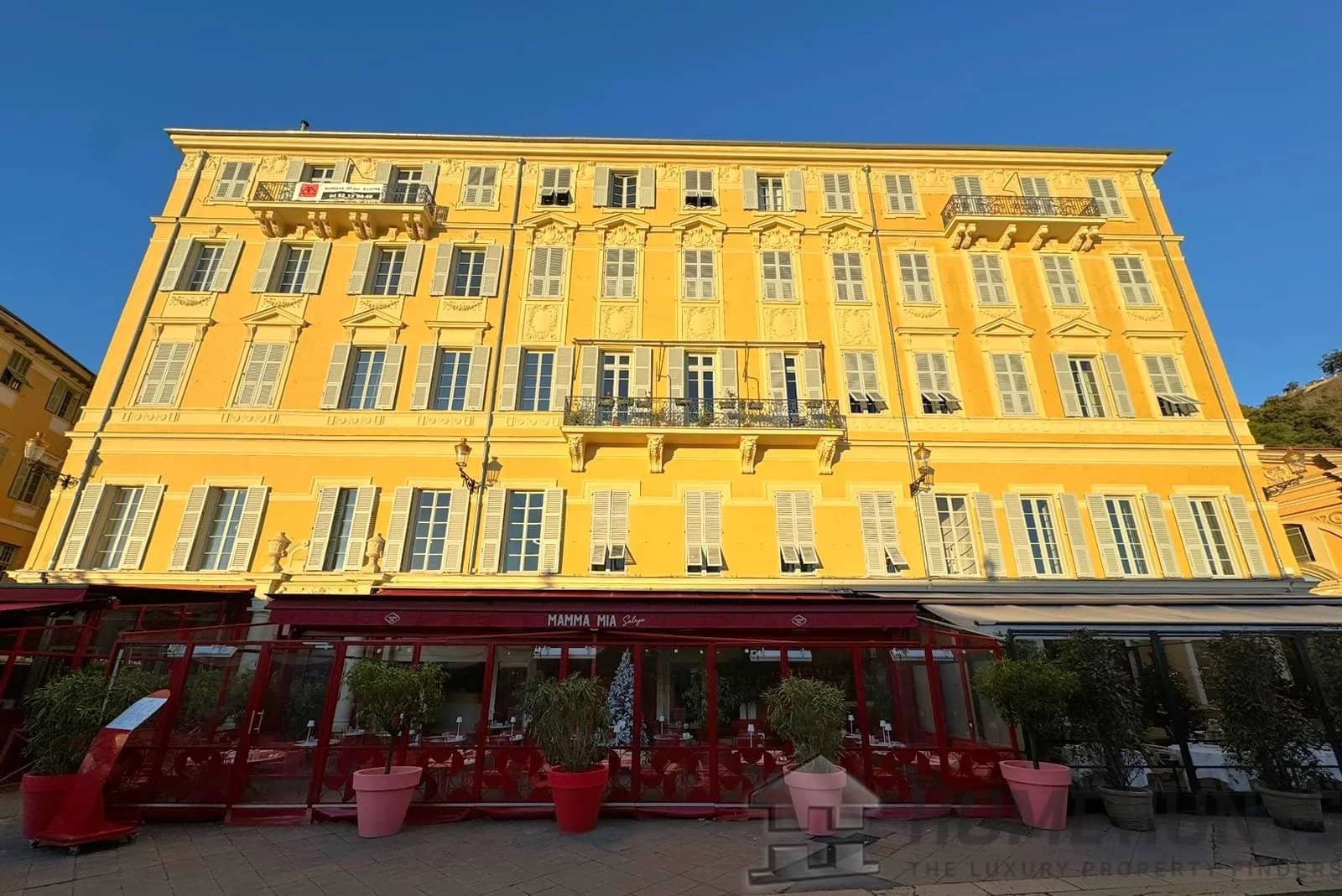 5 Bedroom Apartment in Nice - City 19