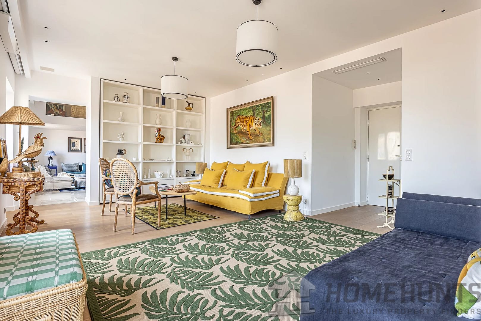 3 Bedroom Apartment in Nice 10