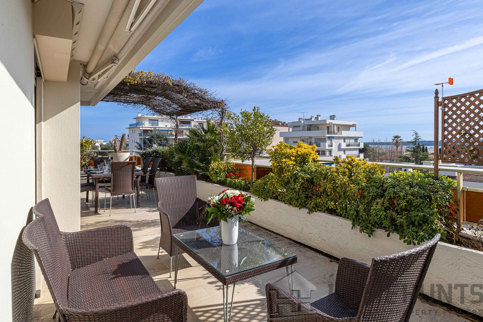 2 Bedroom Apartment in Cannes 4