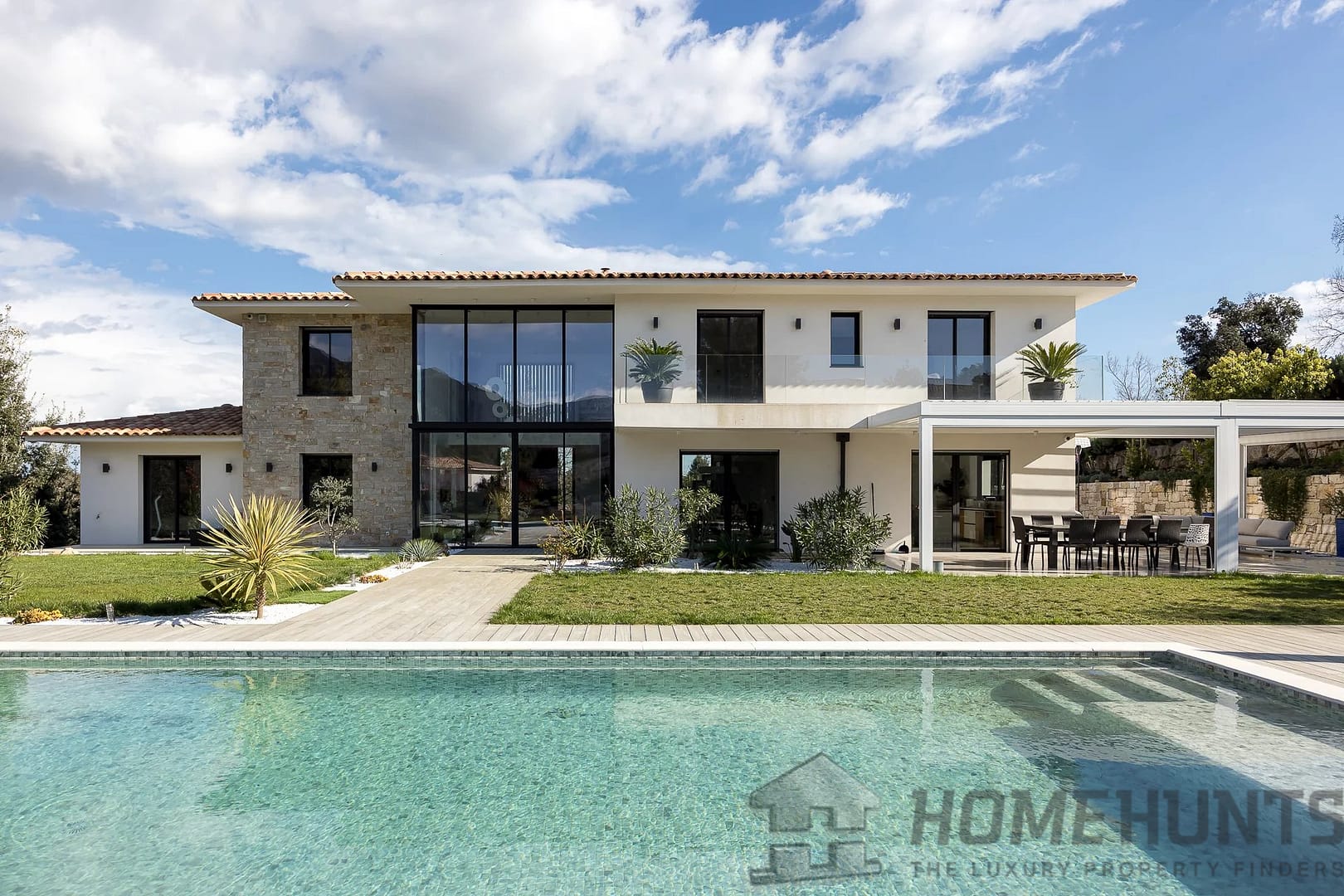 5 Bedroom Villa/House in Roquefort Les Pins 10