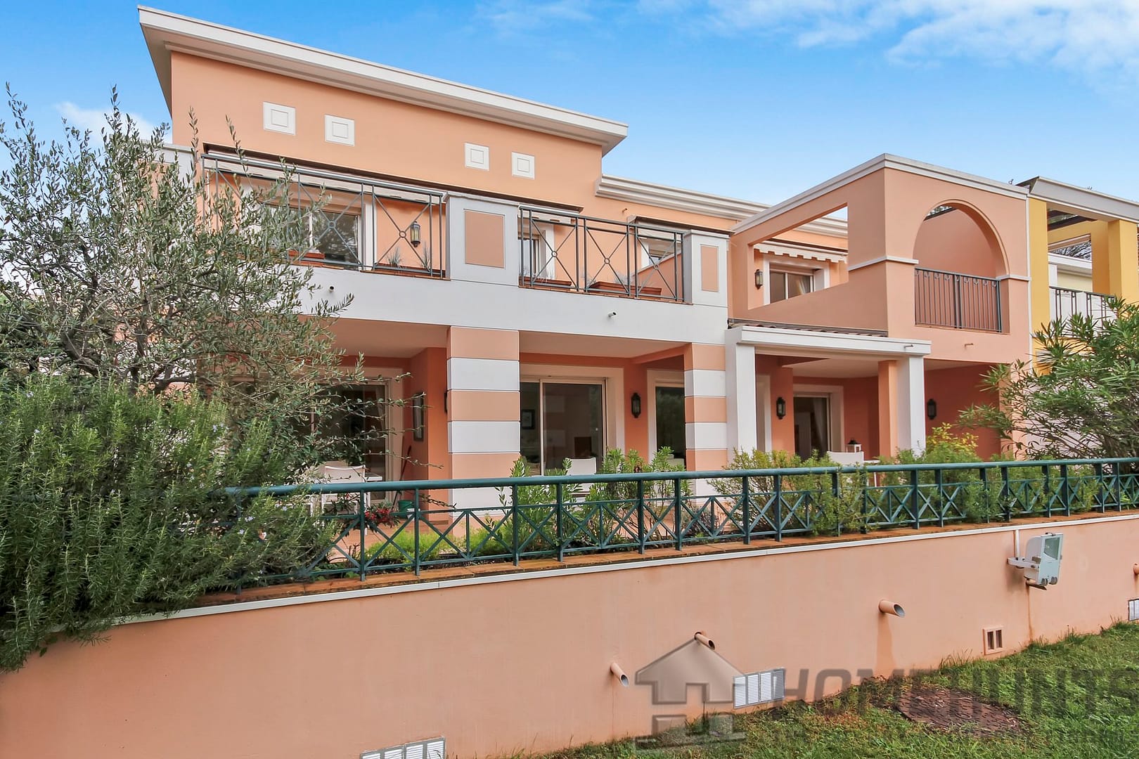 4 Bedroom Villa/House in Mougins 2