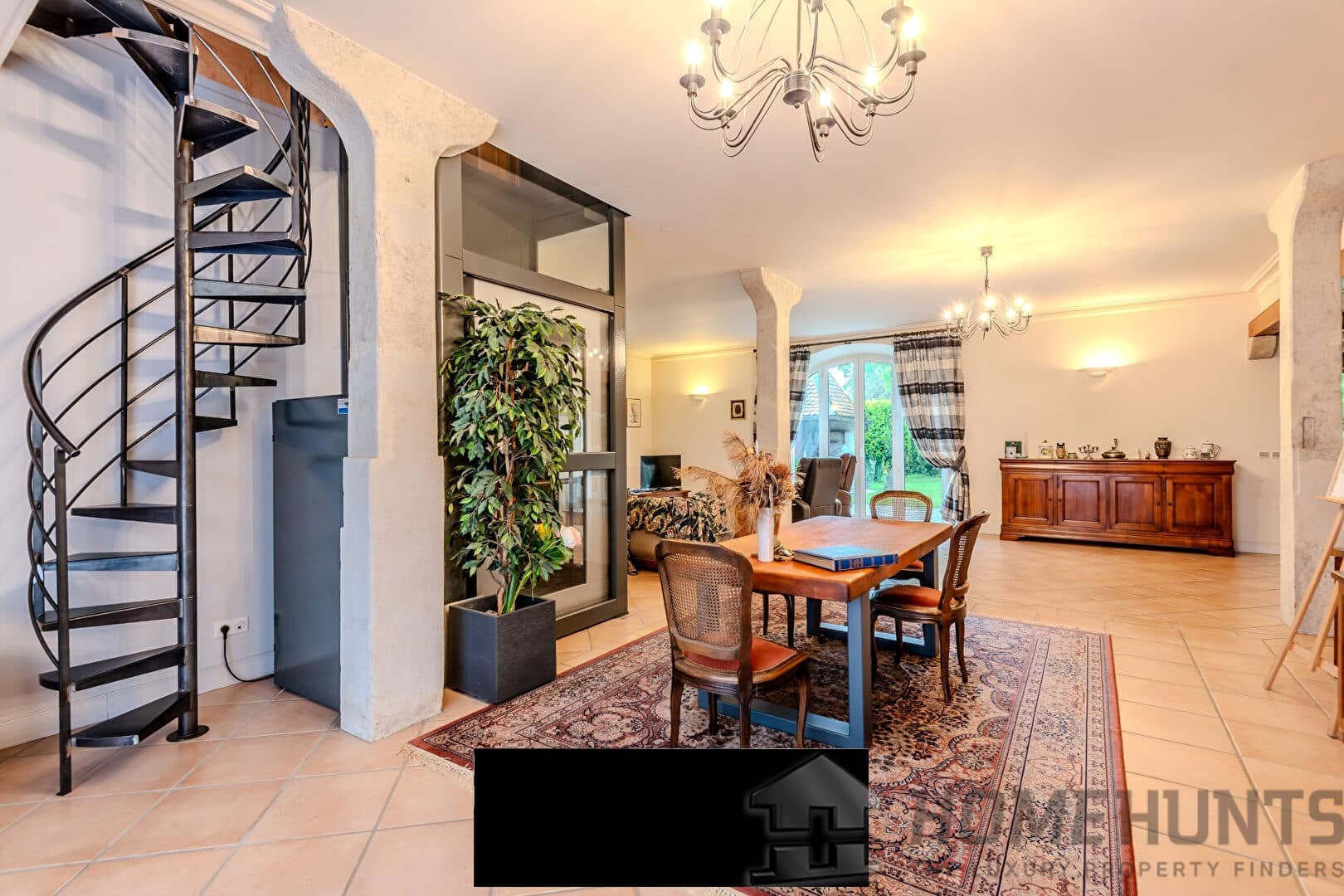 8 Bedroom Villa/House in Saint Jean De Gonville 11