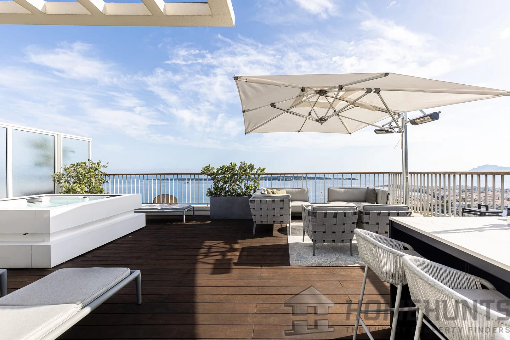 4 Bedroom Apartment in Cannes 7