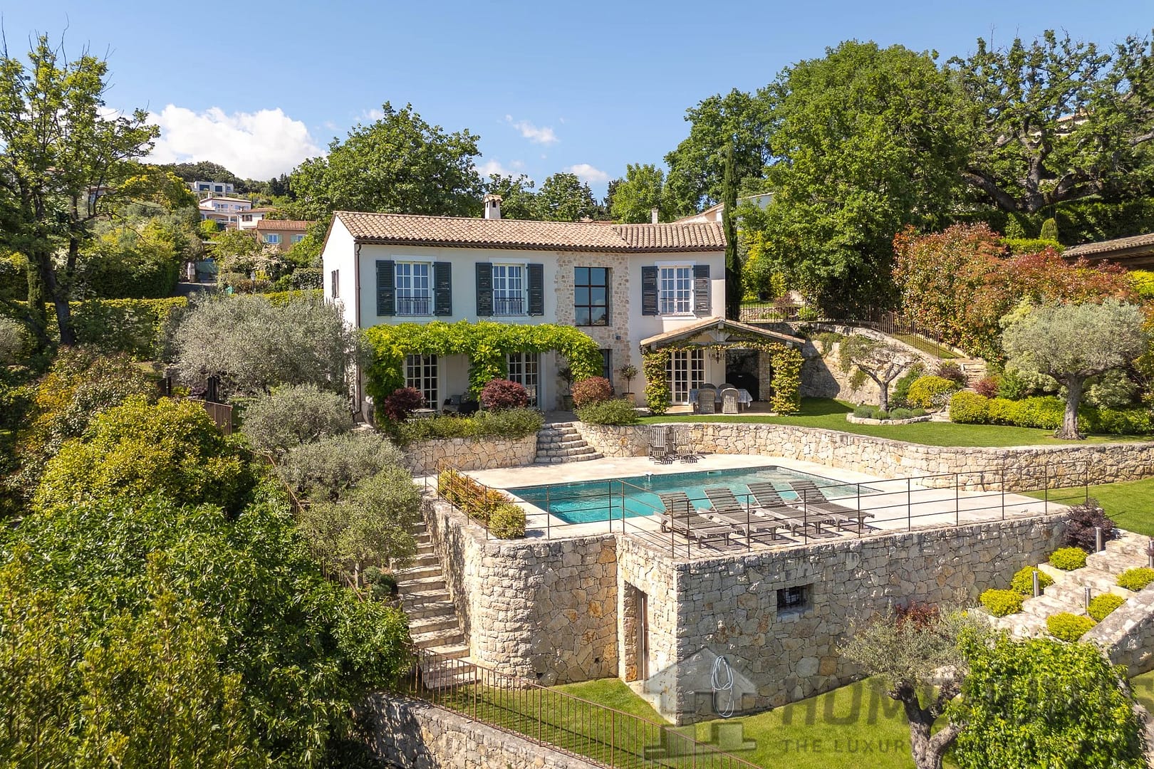 4 Bedroom Villa/House in Chateauneuf Grasse 5