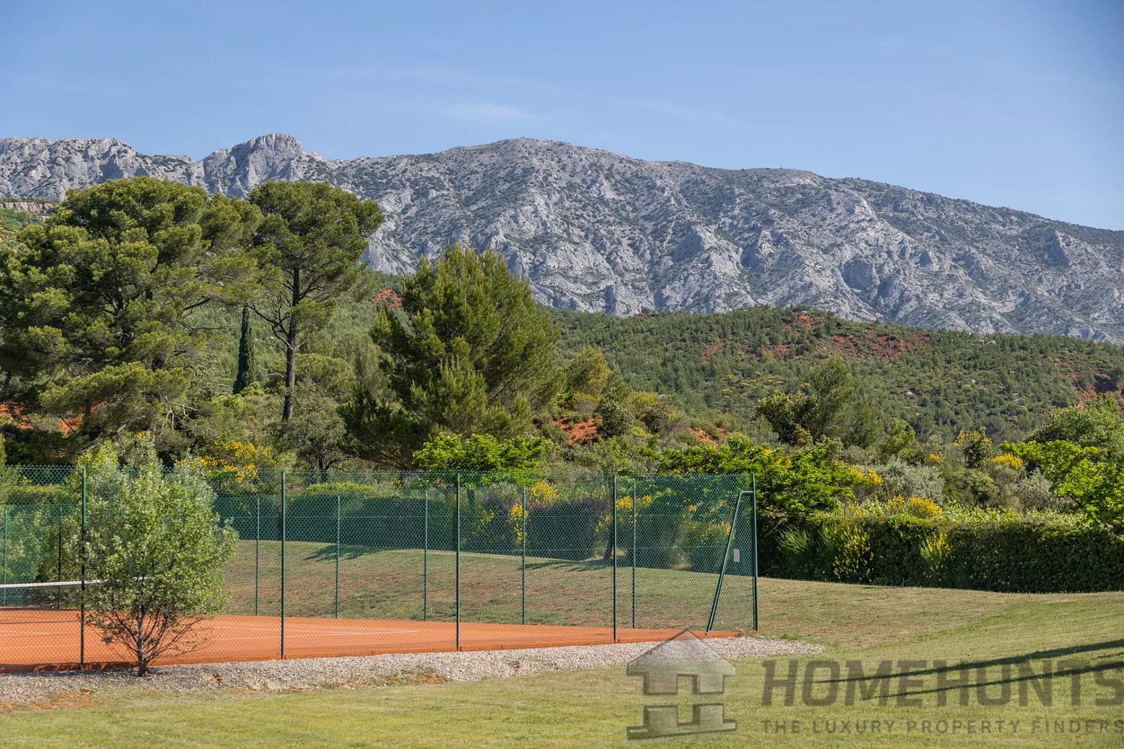6 Bedroom Villa/House in Aix En Provence 11