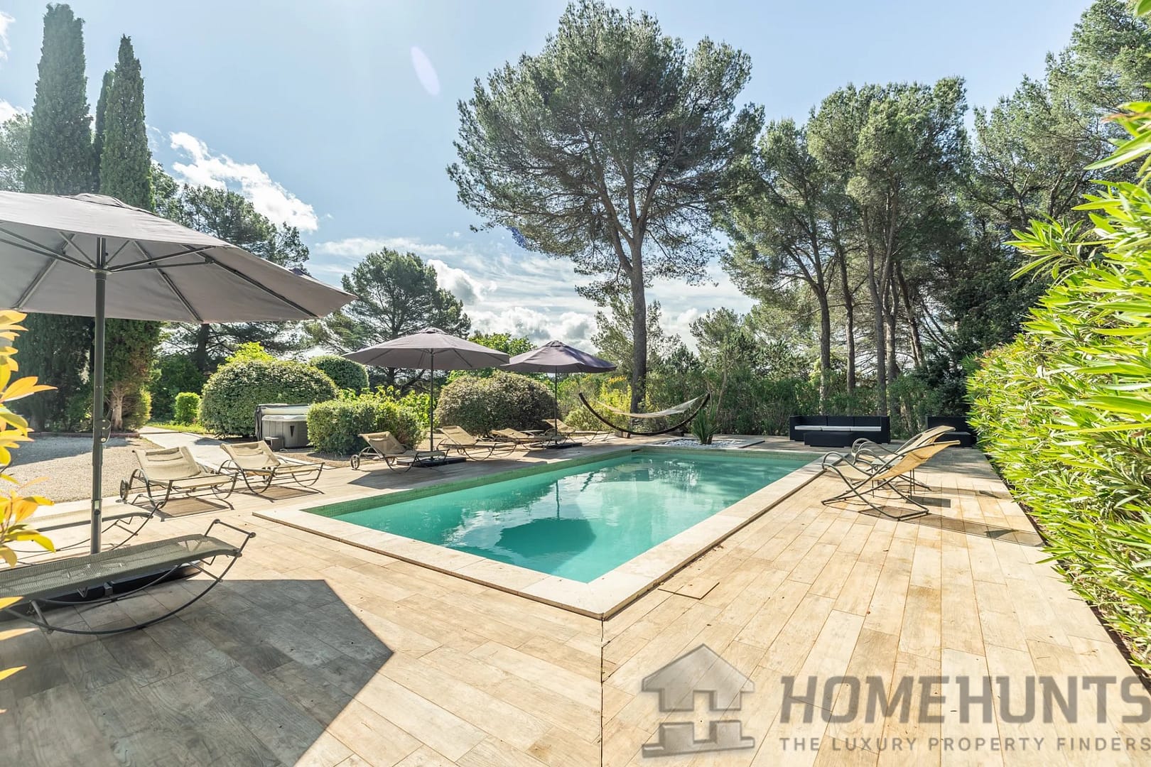 11 Bedroom Hotels/gites in Puget 2