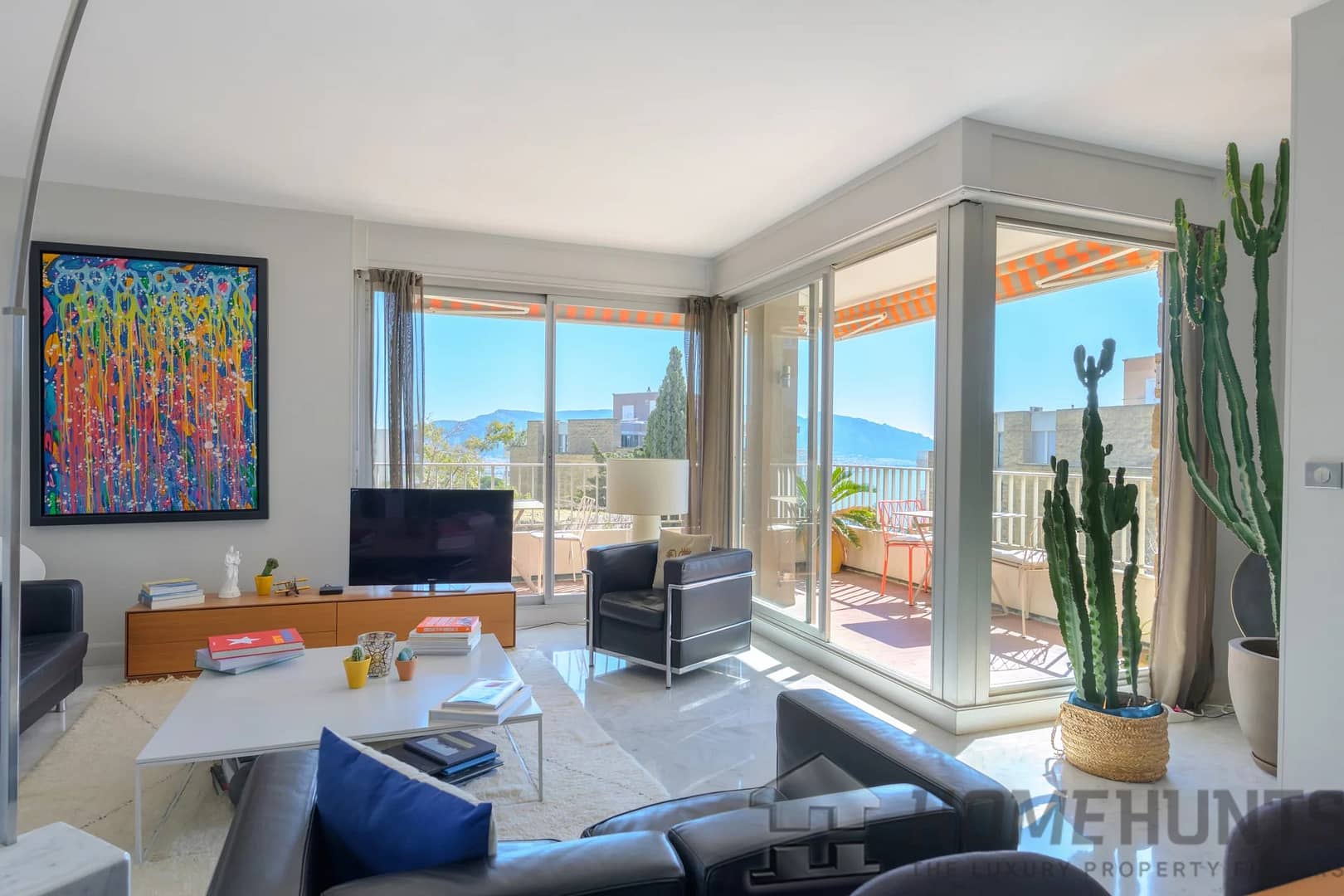 3 Bedroom Apartment in Marseille 11