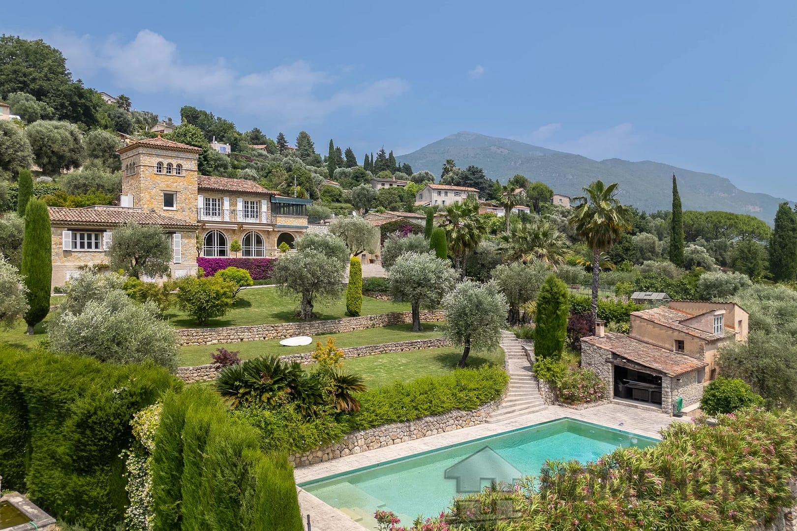 6 Bedroom Villa/House in Le Bar Sur Loup 6