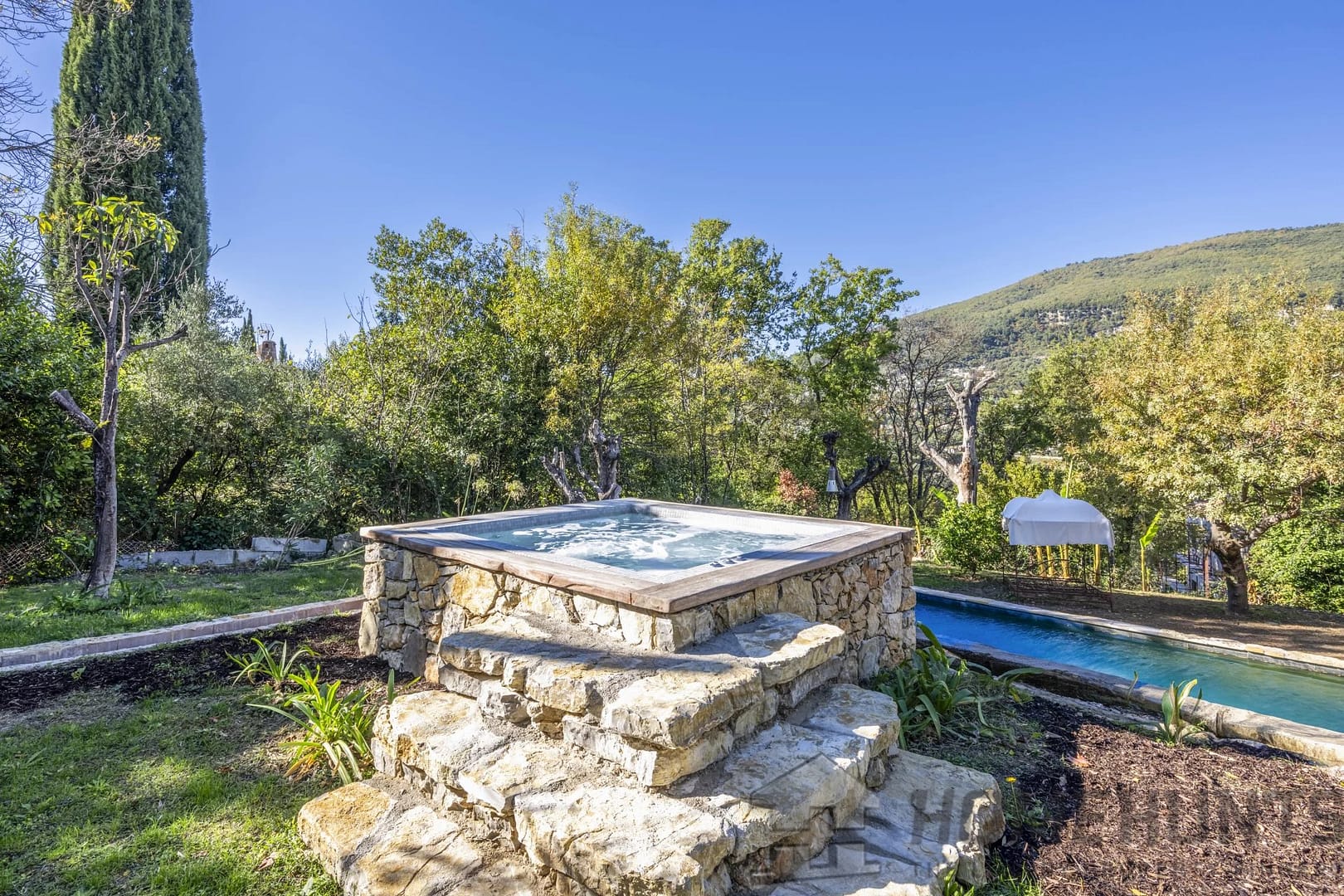 property_HH-15982385-10