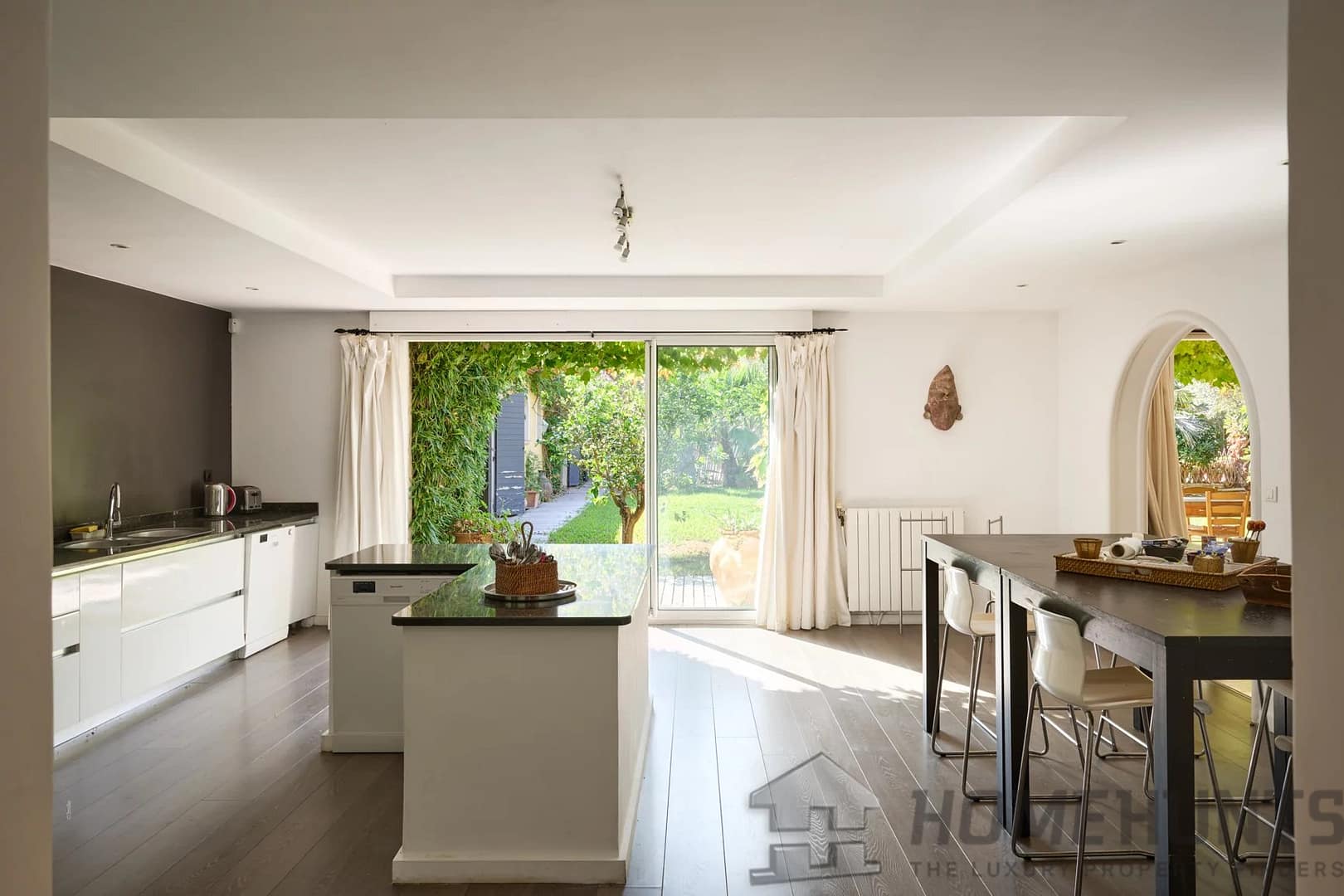 property_HH-15983383-8