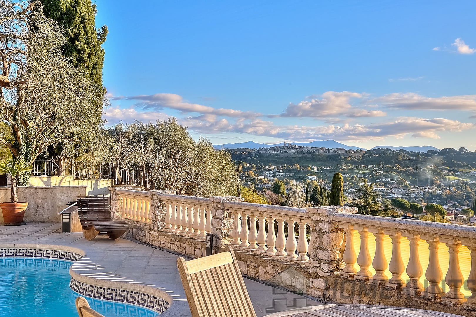 6 Bedroom Villa/House in La Colle Sur Loup 15