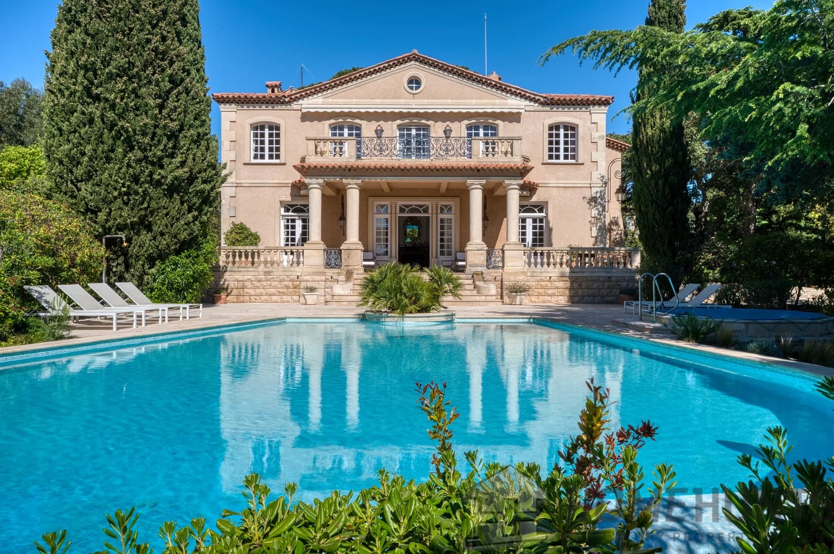6 Bedroom Villa/House in Grimaud 11