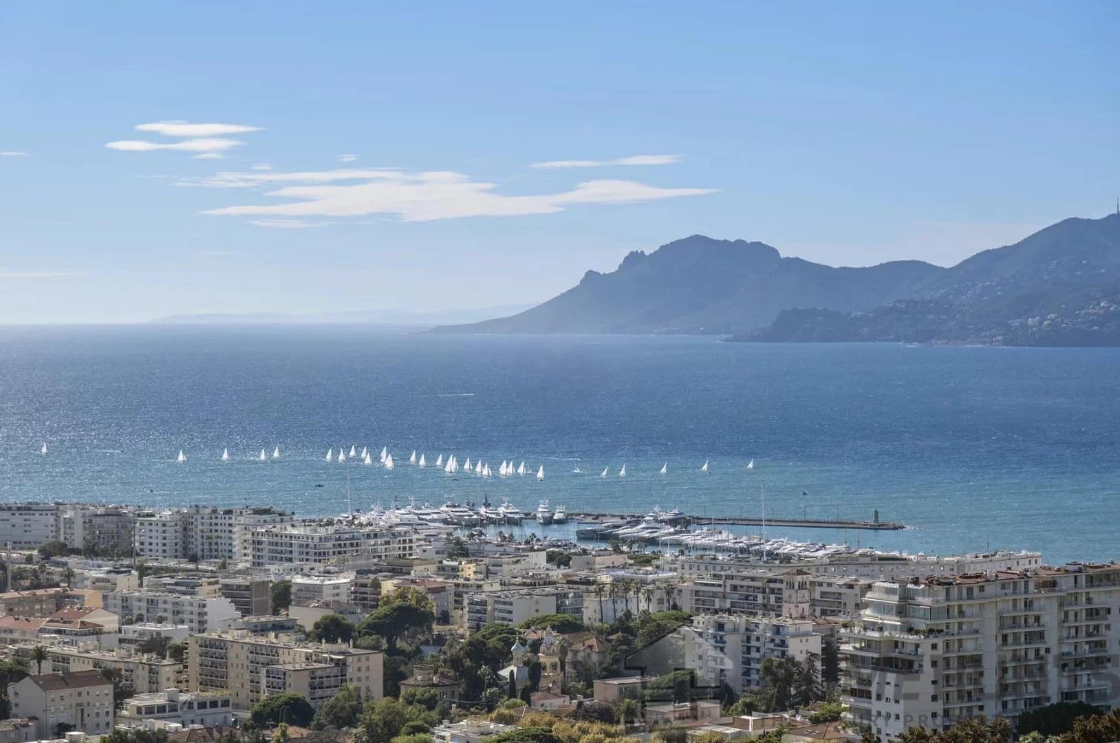 3 Bedroom Apartment in Cannes 11