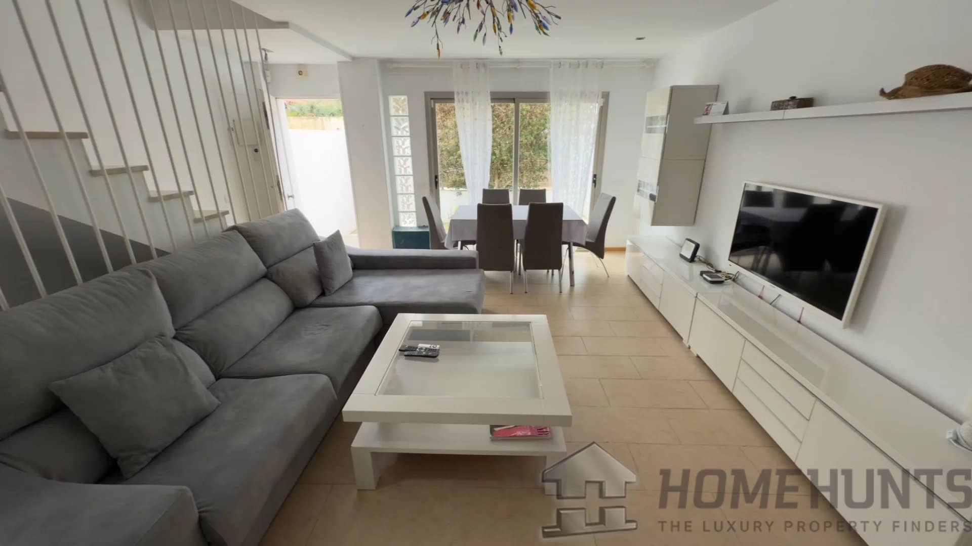 3 Bedroom Apartment in Illa Plana 5