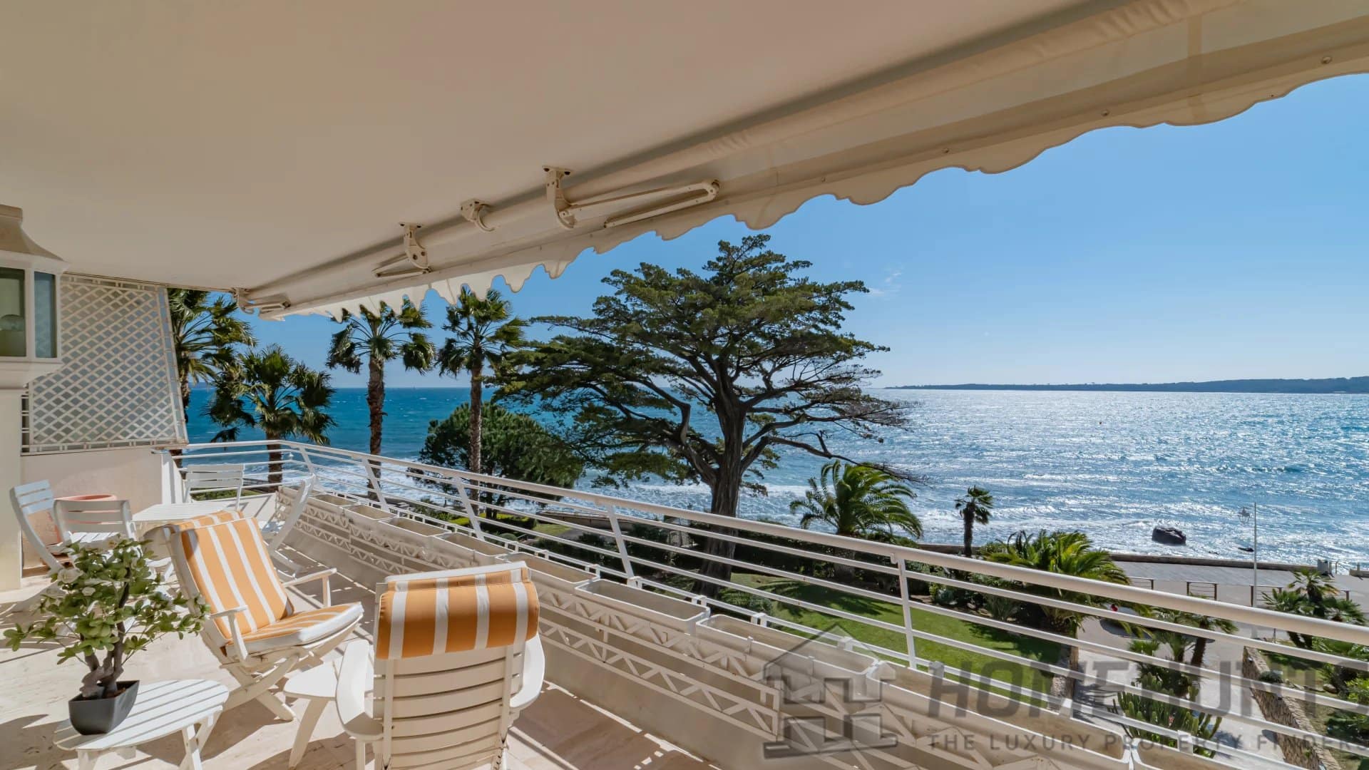 2 Bedroom Apartment in Cannes 3