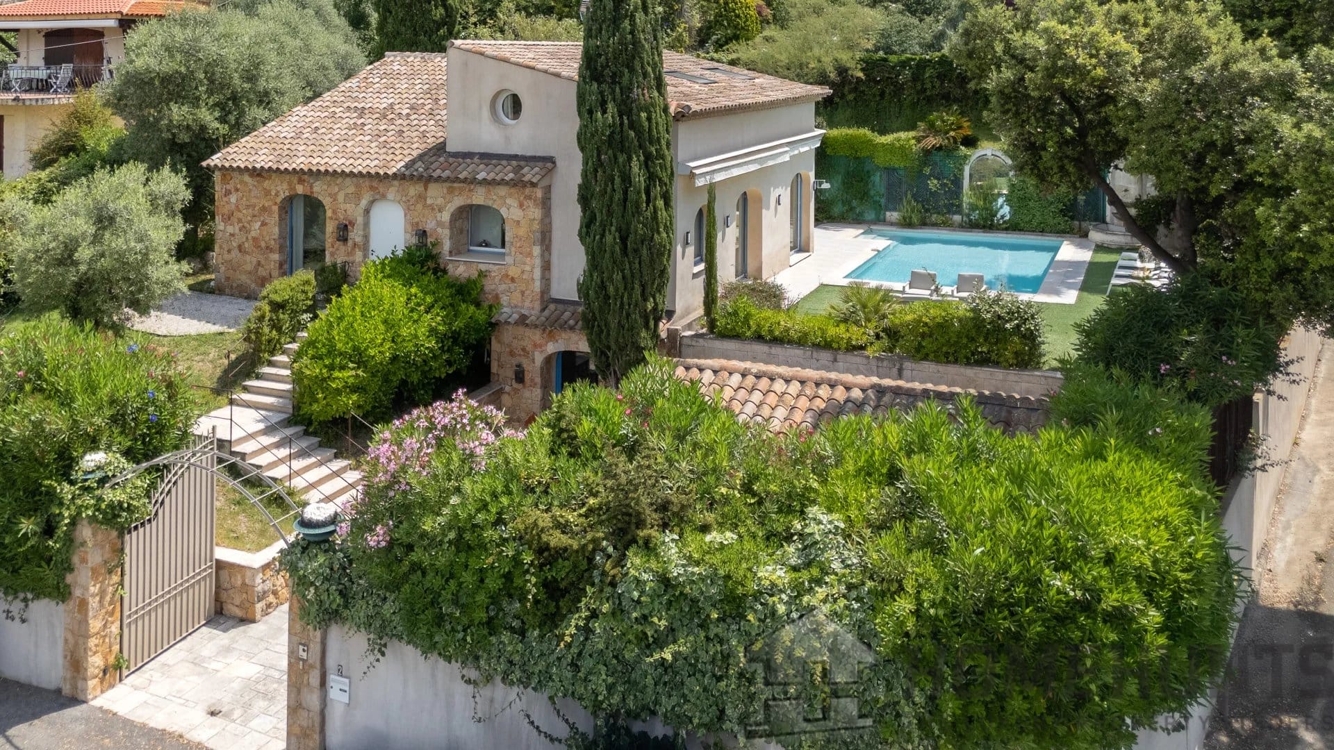 4 Bedroom Villa/House in Cannes 11