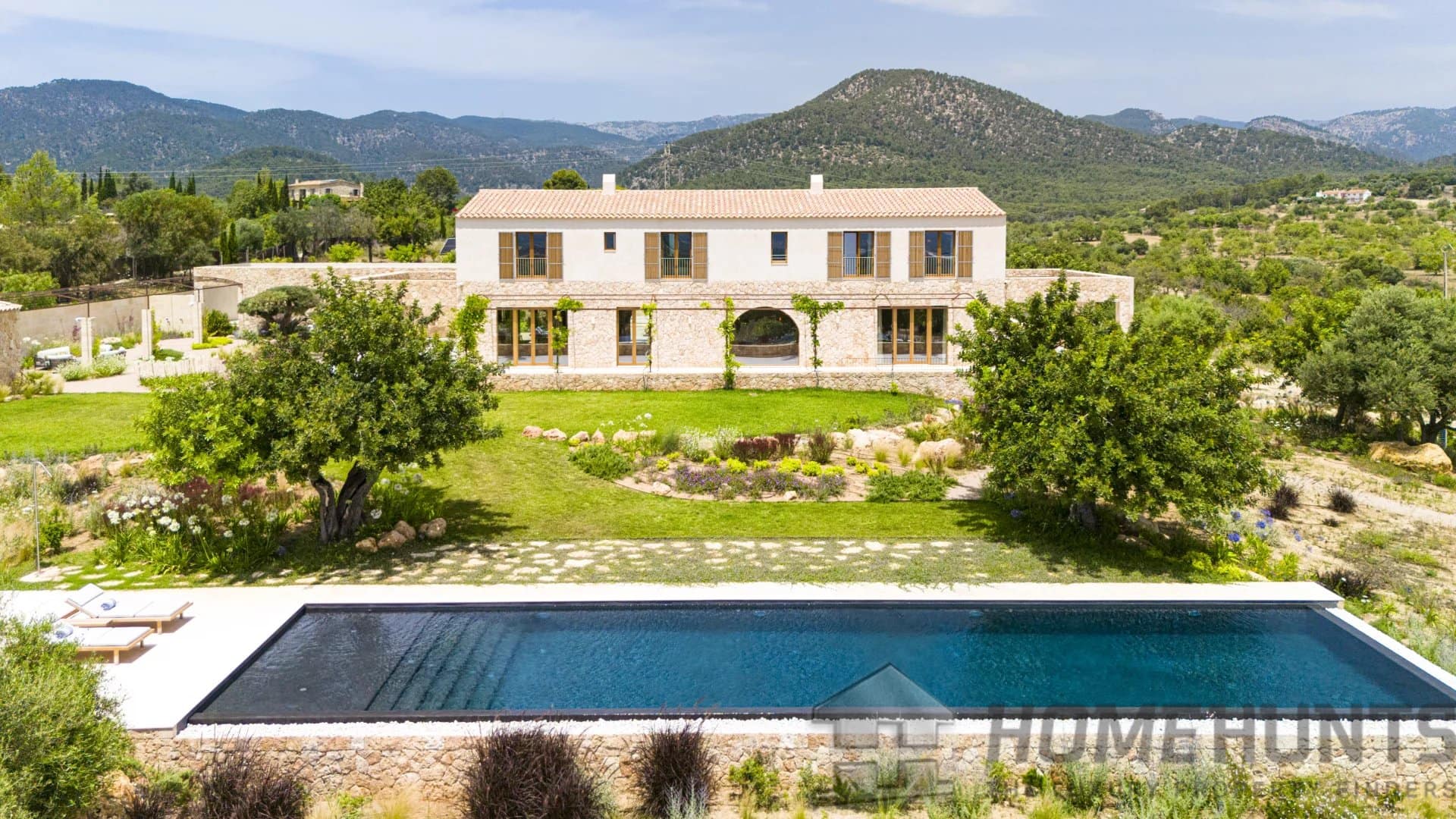 5 Bedroom Villa/House in Santa Maria 4