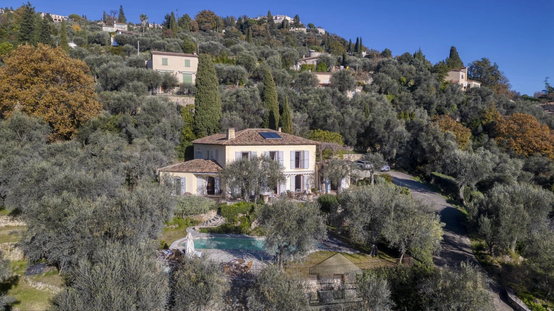 4 Bedroom Villa/House in Cabris 3