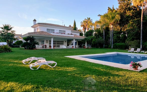 8 Bedroom Villa/House in Guadalmina Baja 36