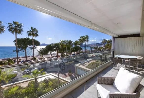 2 Bedroom Apartment in Cannes 6