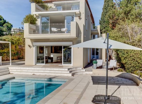 What makes the perfect luxury waterfront property on the French Riviera 3