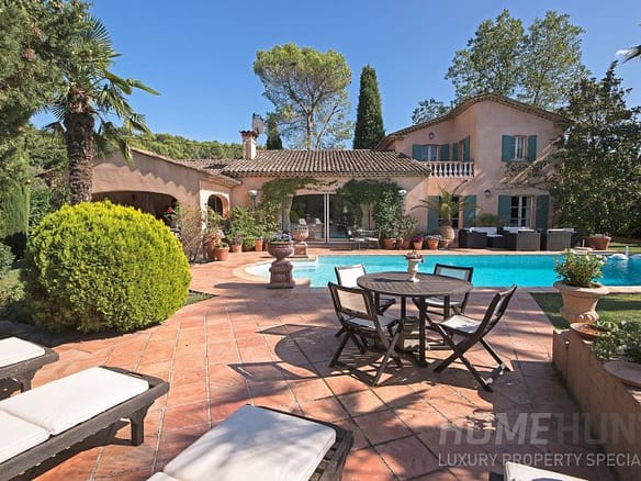5 Essential Features of Any Luxury Villa in France 5