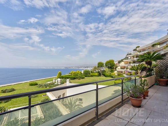 5 Luxury Homes for Sale in Nice (With Views to Die For) 8