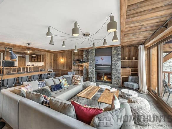 4 Bedroom Apartment in Meribel 2
