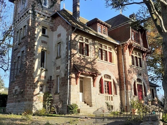 Villa/House For Sale in Charlieu 12