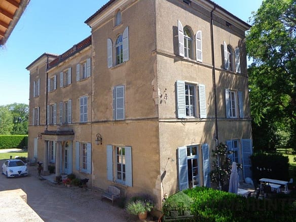 8 Bedroom Castle/Estates in Mâcon 30
