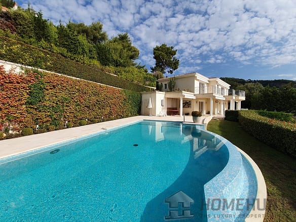 5 Bedroom Villa/House in Roquebrune Cap Martin 2