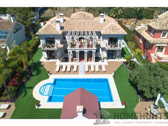 8 Bedroom Villa/House in Sierra Blanca 8