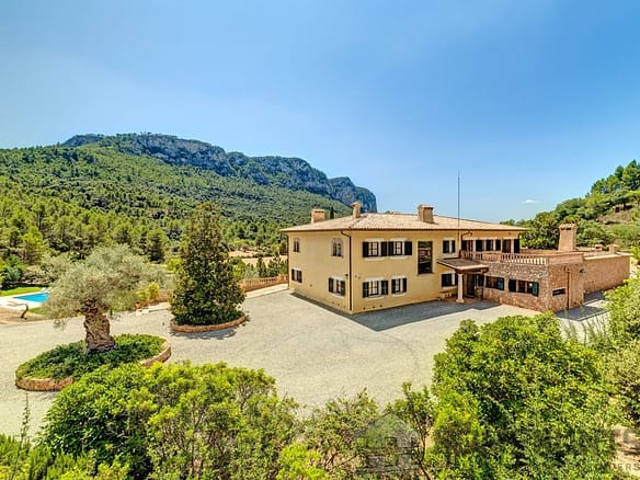12 Bedroom Villa/House in Bunyola 5