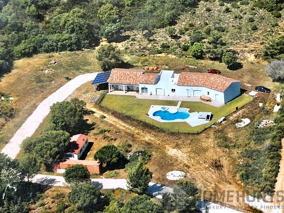 6 Bedroom Villa/House in Bormes Les Mimosas 8