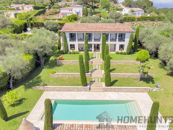 4 Bedroom Villa/House in Castellaras 32