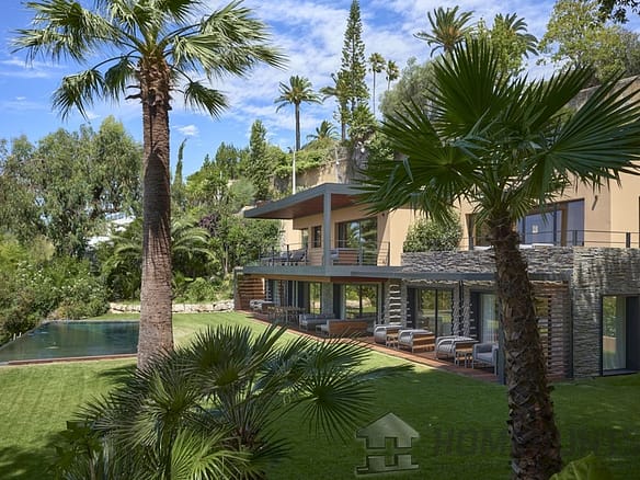 5 Bedroom Villa/House in Cannes 24