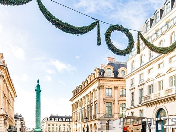 2 Bedroom Apartment in Paris 1st (Louvre – Vendôme) 6