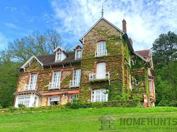 10 Bedroom Villa/House in Montsoult 10