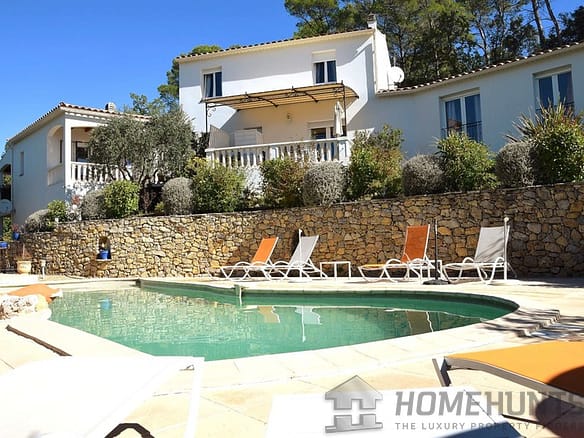 8 Bedroom Villa/House in Lorgues 8