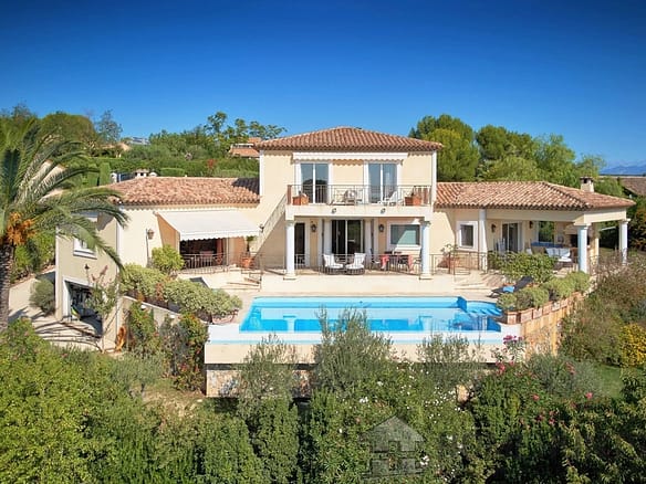 4 Bedroom Villa/House in St Paul 24