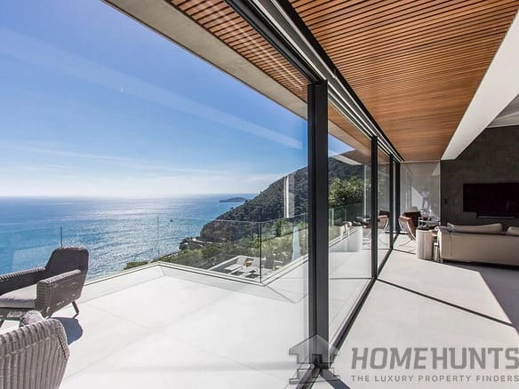 3 Bedroom Villa/House in Eze 26