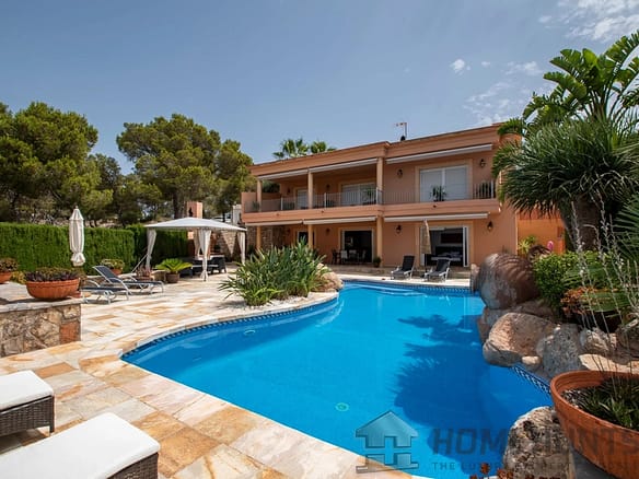 3 Bedroom Villa/House in Roca Llisa 2
