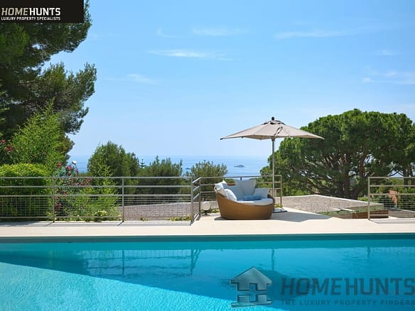 5 Bedroom Villa/House in St Jean Cap Ferrat 34